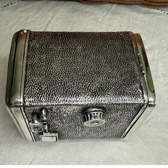Vintage W. E. Smithe Hinged Black Velvet Lined Silver Toned Camera Trinket Box - Picture 5 of 14